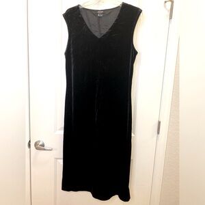 Karen Kane Velvety black v neck sleeveless dress size large